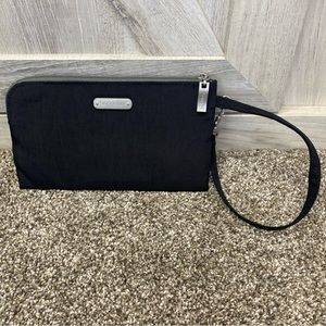 Baggallini Women Black Wristlet One Size